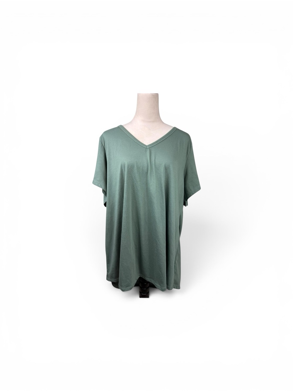 torrid Sage Green V-Neck Short Sleeve Top size 4-4X/26